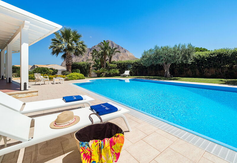 Villa Cornino - Custonaci, Sicilia: Autunno, Estate, Esterni, Piscina, Primavera