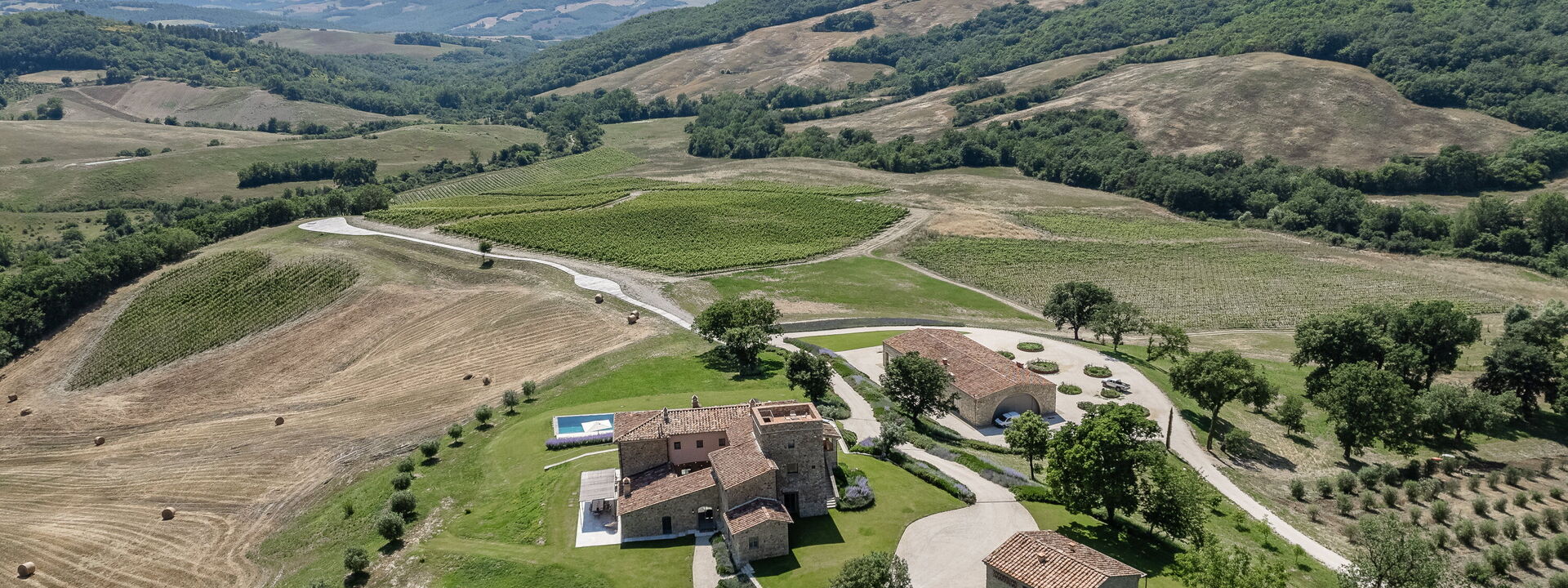 Podere Tesoro - Radicondoli, Toscana: Autumn, Building Exterior, Spring, Summer