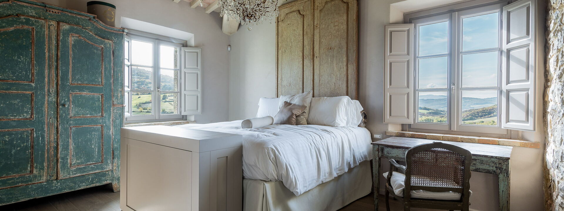 Podere Tesoro - Radicondoli, Toscana: Autumn, Bedroom, Spring, Summer