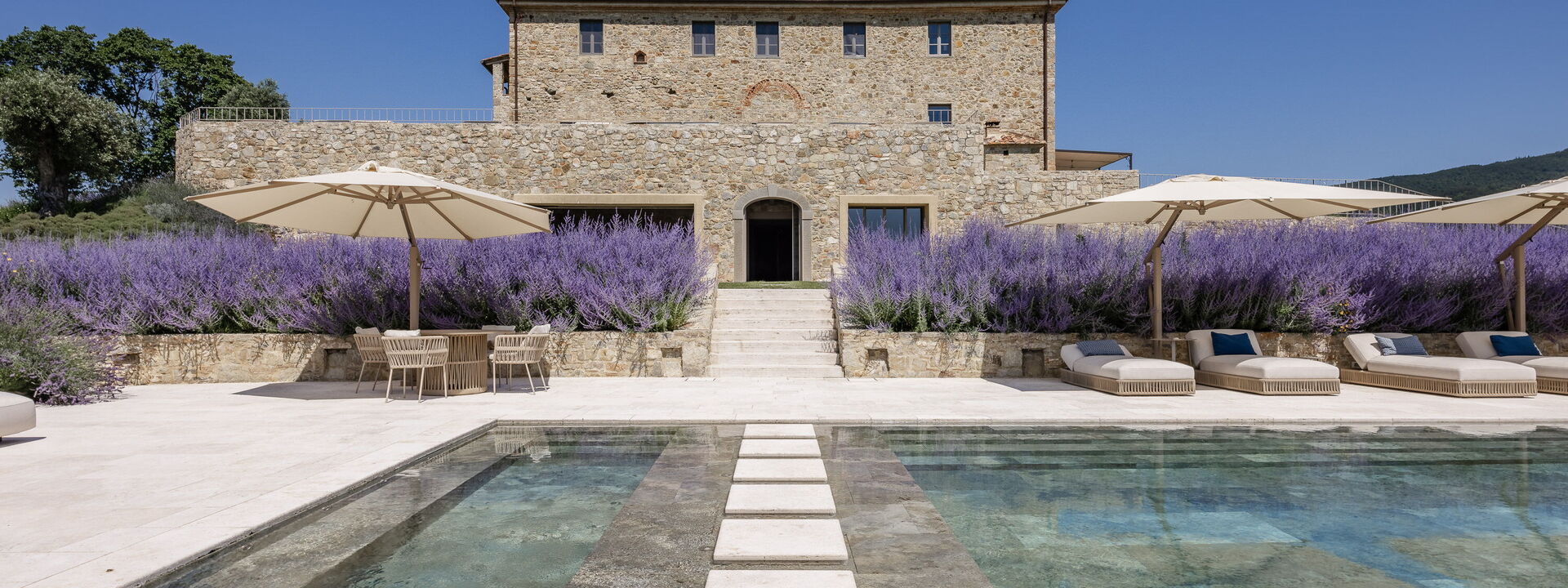 Podere Tesoro - Radicondoli, Toscana: Autumn, Building Exterior, Pool, Spring, Summer