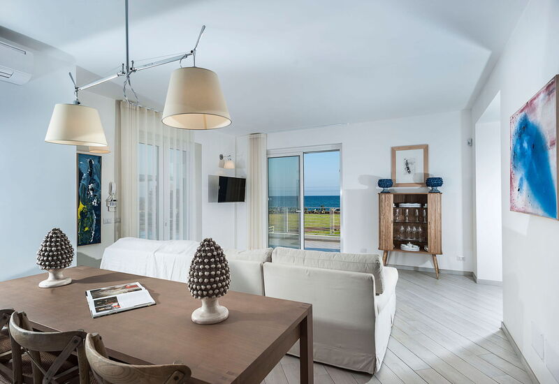 Casa Mareblu - Marina Di Modica, Sicilia: Automne, Été, Printemps, Salle à manger, Salon