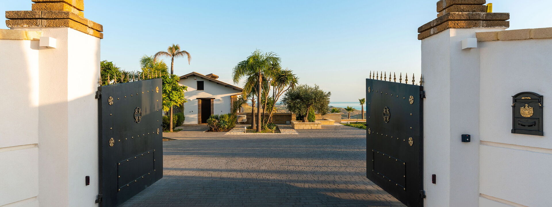 Villa Agrigenta - Ribera, Sicilia: Autumn, Building Exterior, Main Entrance, Outdoor, Spring, Summer