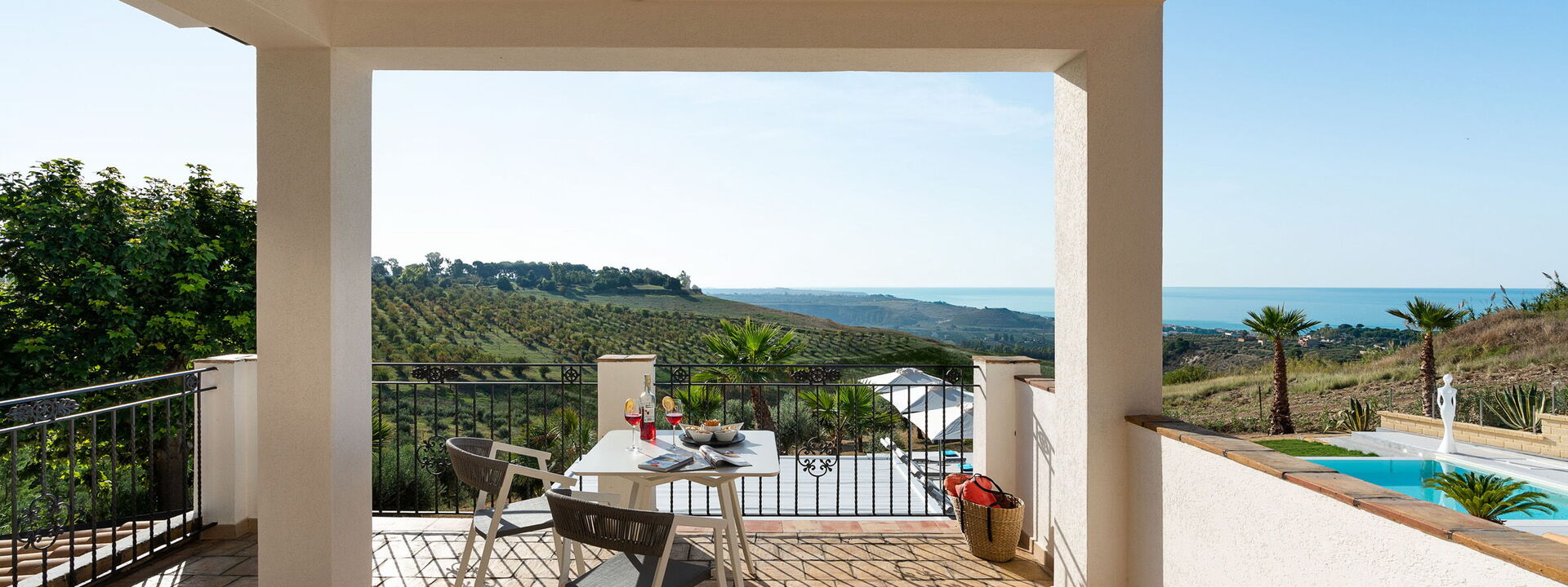 Villa Agrigenta - Ribera, Sicilia: Autumn, Balcony / Terrace / Patio, Building Exterior, Outdoor, Pool, Scenic View, Spring, Summer