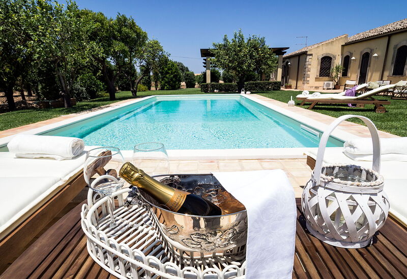 Casa Colore - Siracusa, Sicilia: Autumn, Building Exterior, Garden, Outdoor, Pool, Spring, Summer