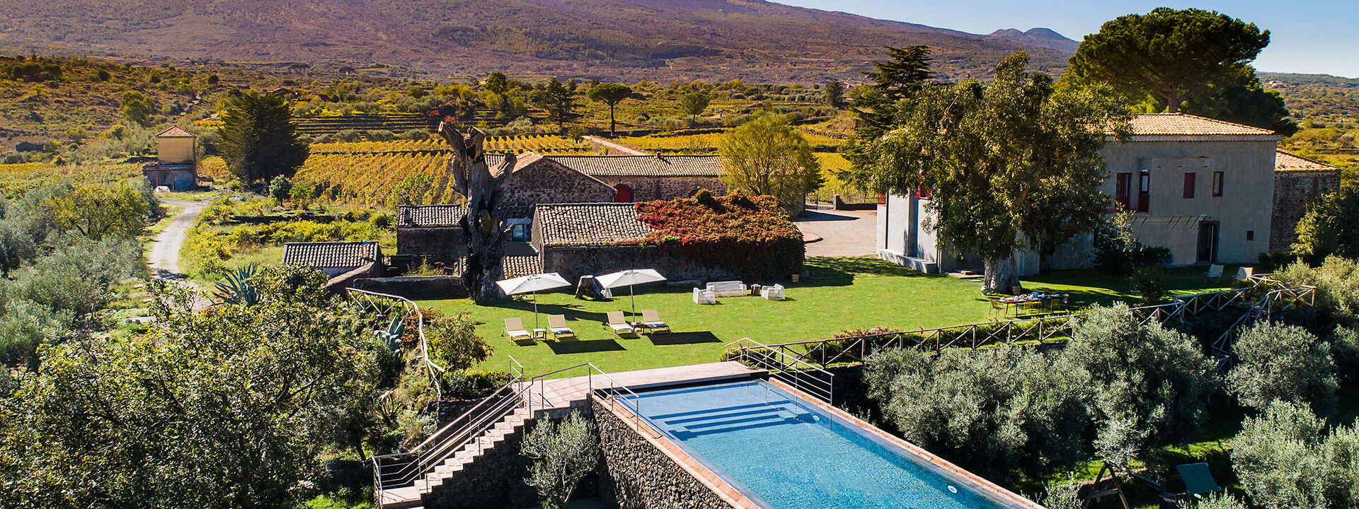 Dimora Vulcano - Castiglione Di Sicilia, Sicilia: Ansichten, Außen, Draussen, Frühling, Garten, Herbst, Schwimmbad, Sommer
