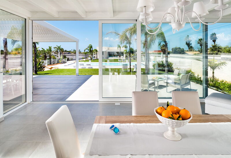 Casa Biancoverde - Marsala, Sicilia: Autunno, Balcone / Terrazza / Patio, Estate, Piscina, Primavera, Sala da pranzo