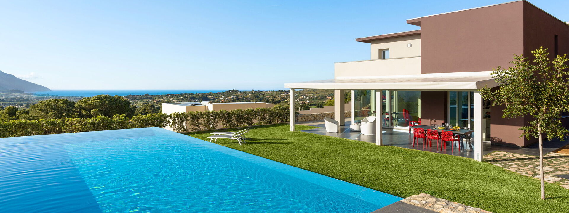 Villa Cinema - Castellammare Del Golfo, Sicilia: Ansichten, Außen, Draussen, Frühling, Garten, Herbst, Schwimmbad, Sommer