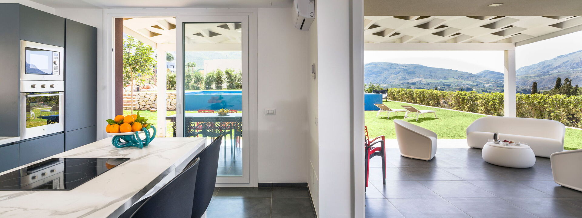 Villa Cinema - Castellammare Del Golfo, Sicilia: Ansichten, Balkon / Terrasse / Patio, Esszimmer, Frühling, Herbst, Küche, Sommer