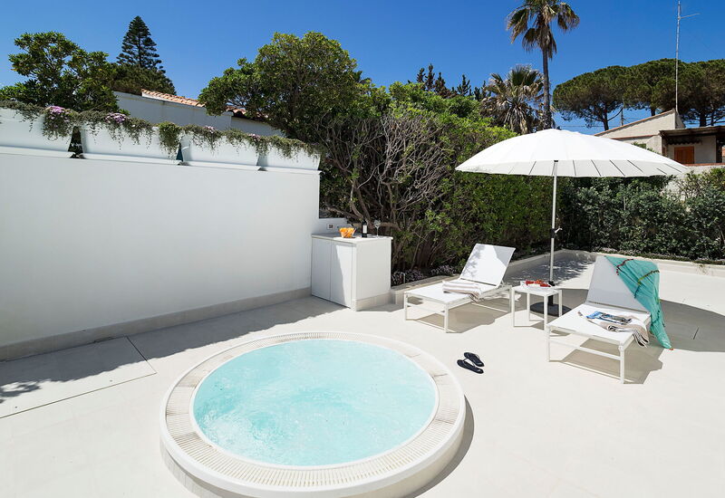 Mariposa - Fontane Bianche, Sicilia: Autumn, Balcony / Terrace / Patio, Building Exterior, Hot Tub, Outdoor, Spring, Summer