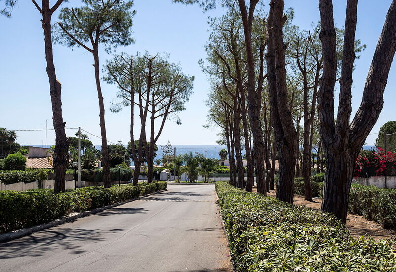 Mariposa - Fontane Bianche, Sicilia: Autumn, Building Exterior, Main Entrance, Outdoor, Spring, Summer
