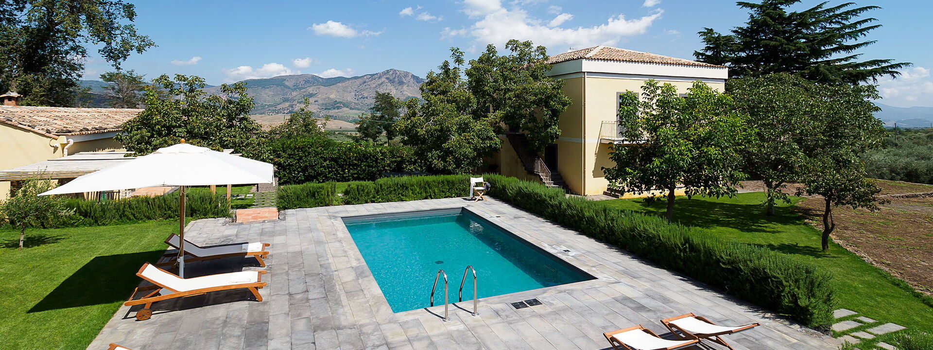 Villa Tranquilla - Randazzo, Sicilia: Autumn, Balcony / Terrace / Patio, Building Exterior, Garden, Outdoor, Pool, Scenic View, Spring, Summer