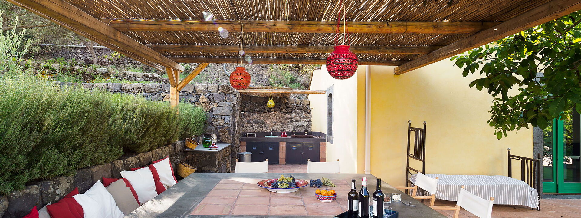 Villa Tranquilla - Randazzo, Sicilia: Autumn, Balcony / Terrace / Patio, Building Exterior, Outdoor, Spring, Summer