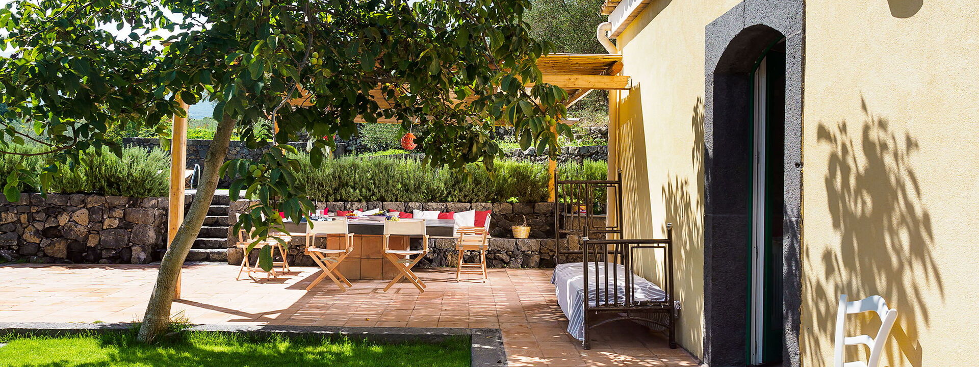 Villa Tranquilla - Randazzo, Sicilia: Autumn, Balcony / Terrace / Patio, Building Exterior, Outdoor, Spring, Summer