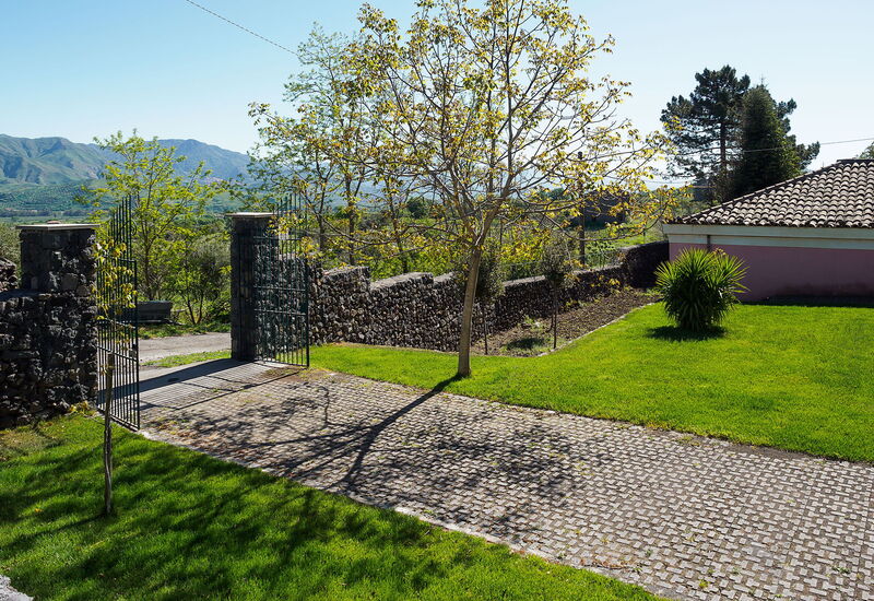 Villa Tranquilla - Randazzo, Sicilia: Autumn, Building Exterior, Main Entrance, Outdoor, Spring, Summer
