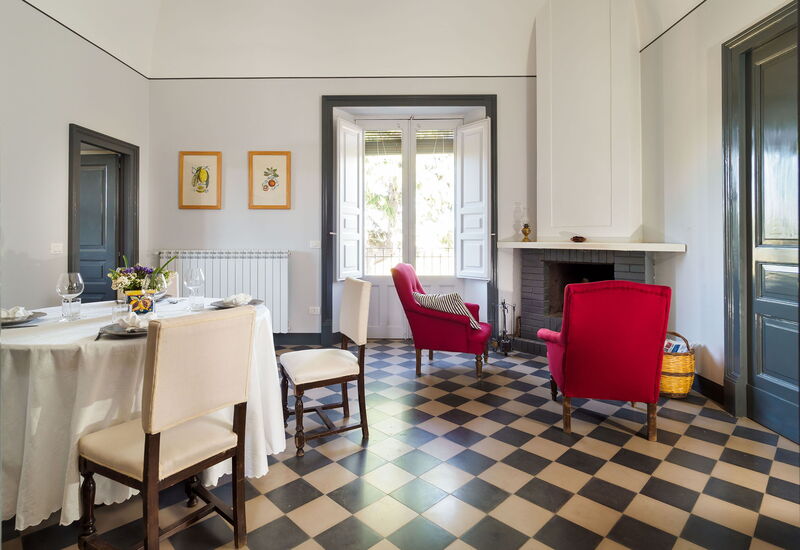 Villa Tranquilla - Randazzo, Sicilia: Autumn, Dining Room, Living Room, Spring, Summer