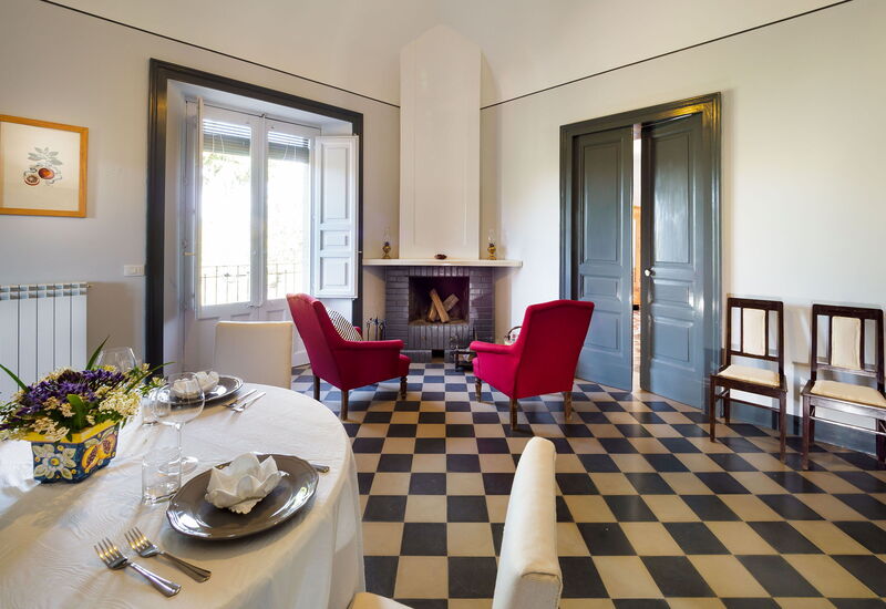 Villa Tranquilla - Randazzo, Sicilia: Autumn, Dining Room, Living Room, Spring, Summer