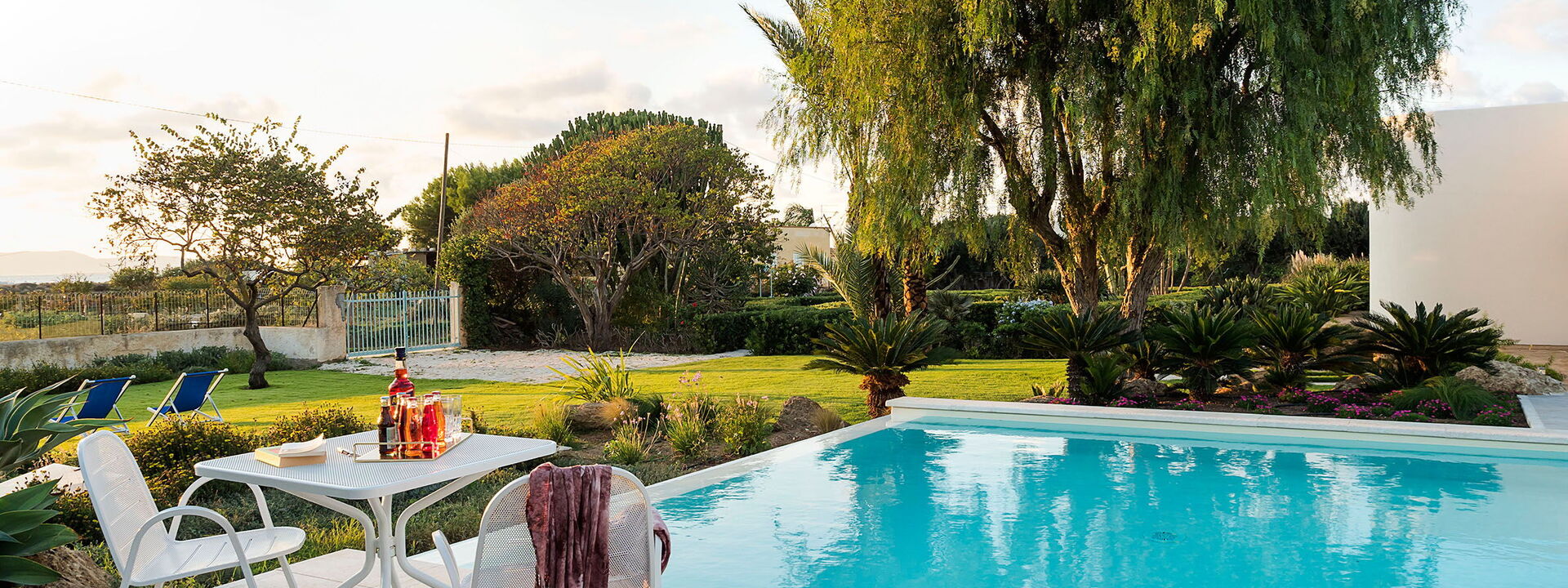 Villa Chiara - Paceco, Sicilia: Automne, Balcon / Terrasse / Patio, bassin, Été, Extérieur, Extérieurs, Jardin, Printemps