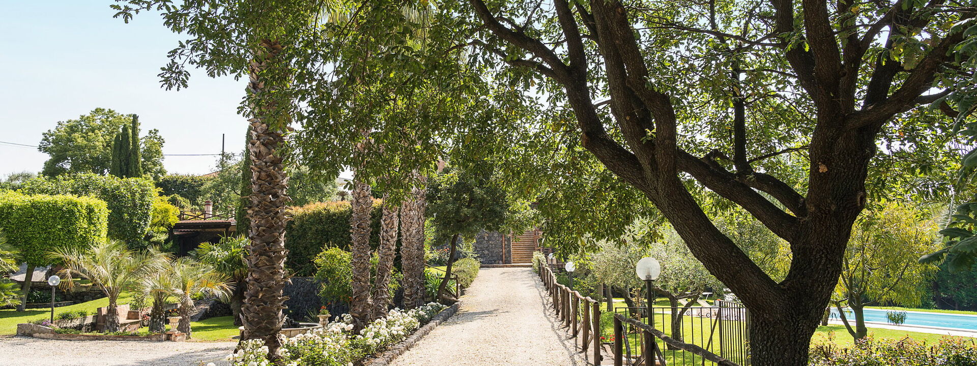 Oasi Verde - Santa Maria La Stella, Sicilia: Autumn, Building Exterior, Garden, Outdoor, Spring, Summer