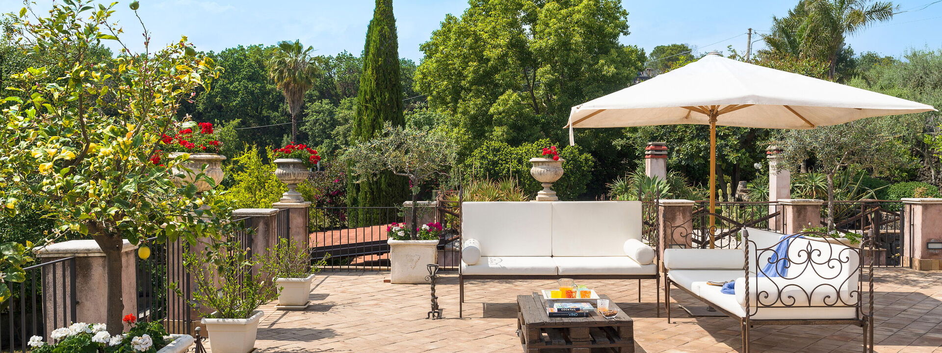 Oasi Verde - Santa Maria La Stella, Sicilia: Autumn, Balcony / Terrace / Patio, Building Exterior, Outdoor, Spring, Summer