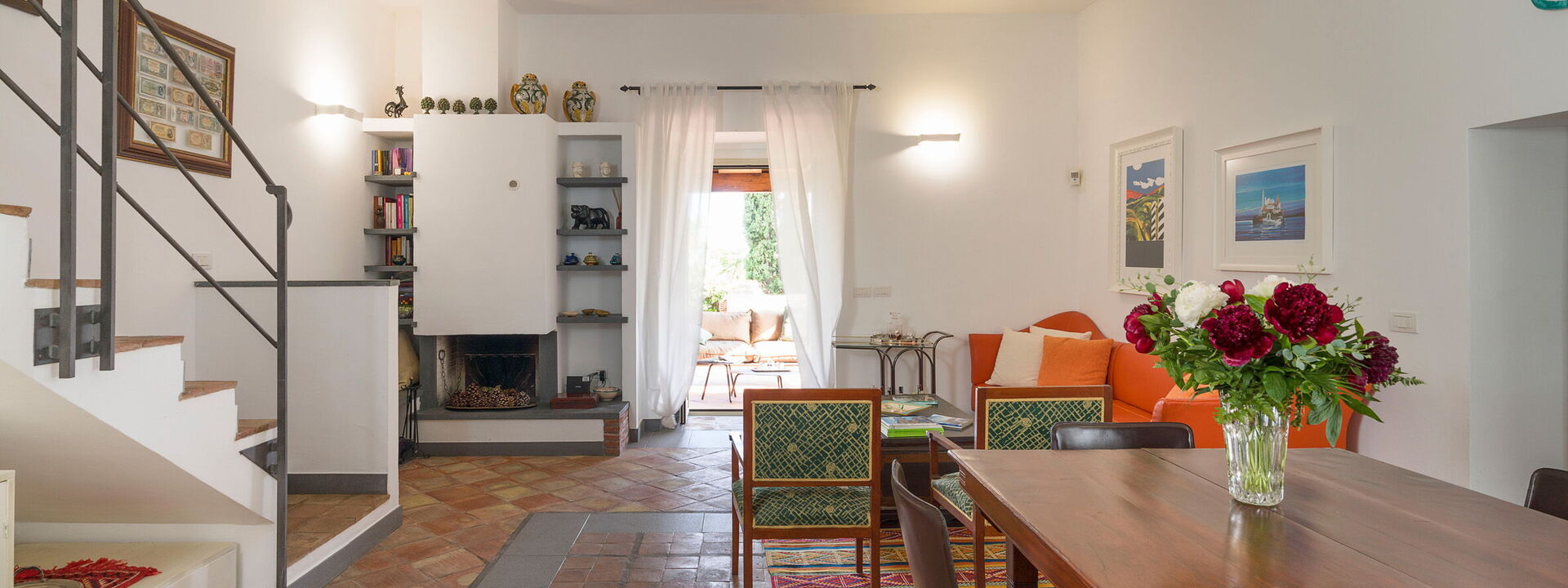 Oasi Verde - Santa Maria La Stella, Sicilia: Autumn, Dining Room, Living Room, Spring, Summer