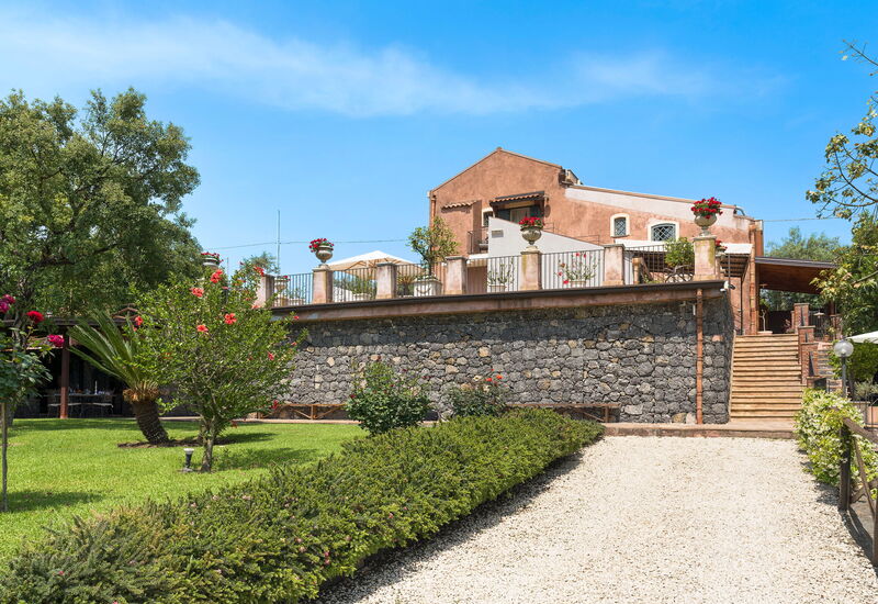 Oasi Verde - Santa Maria La Stella, Sicilia: Autumn, Building Exterior, Garden, Outdoor, Spring, Summer