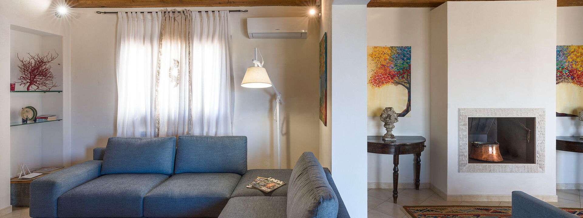 Mirabilia - Tangi, Sicilia: Automne, Été, Printemps, Salon