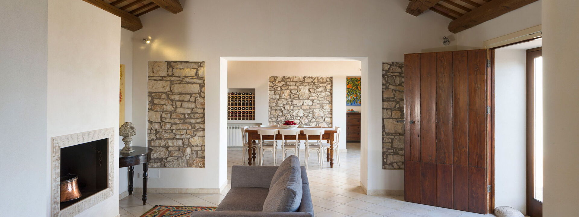 Mirabilia - Tangi, Sicilia: Automne, Été, Printemps, Salle à manger, Salon