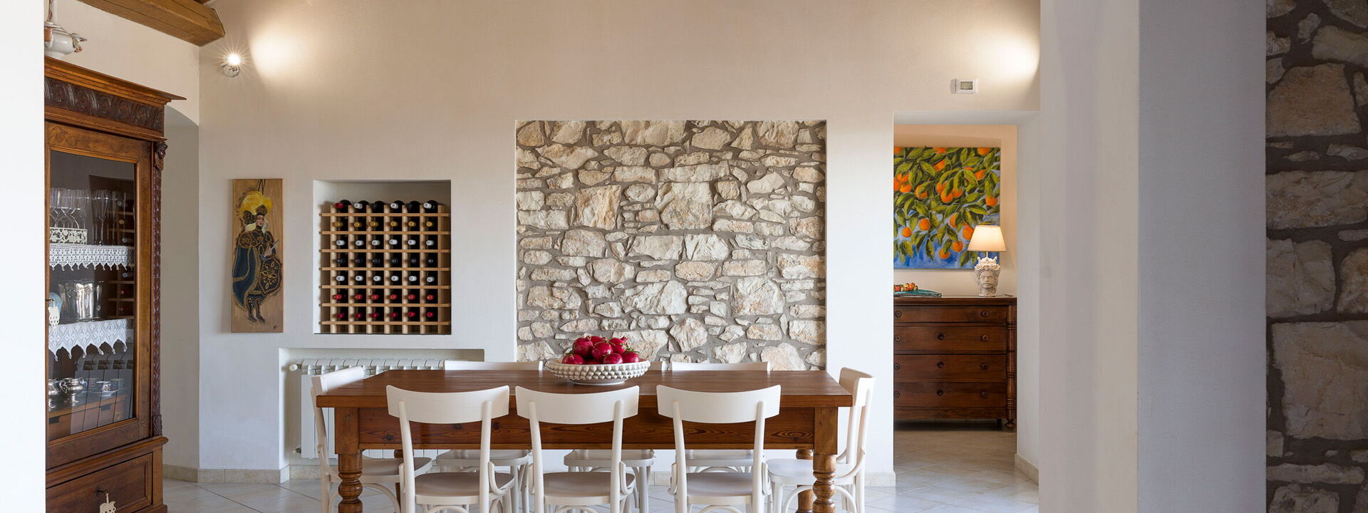 Mirabilia - Tangi, Sicilia: Automne, Été, Printemps, Salle à manger