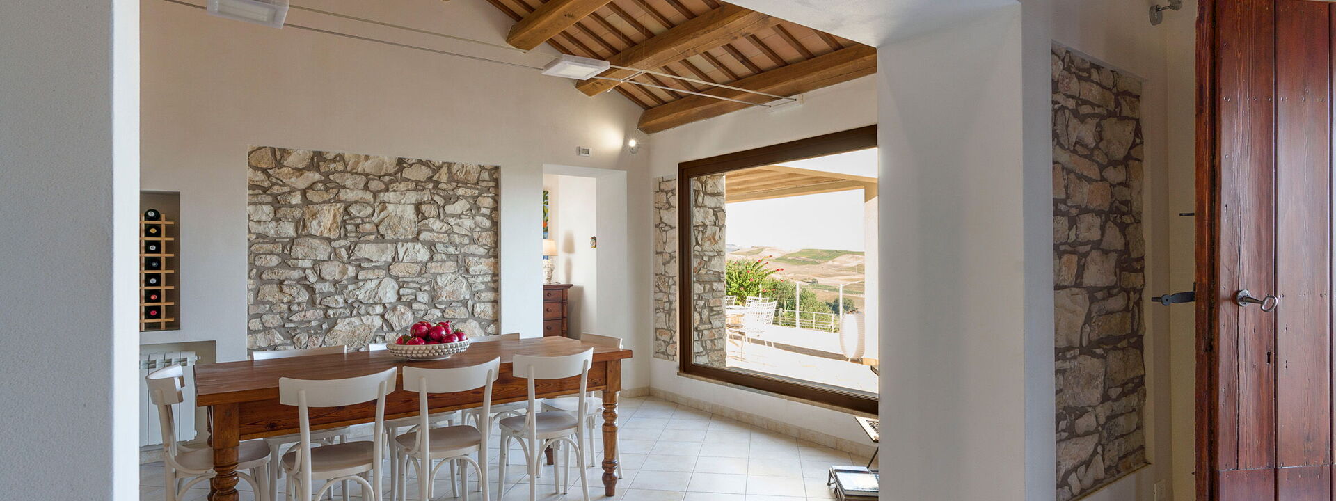 Mirabilia - Tangi, Sicilia: Automne, Été, Printemps, Salle à manger