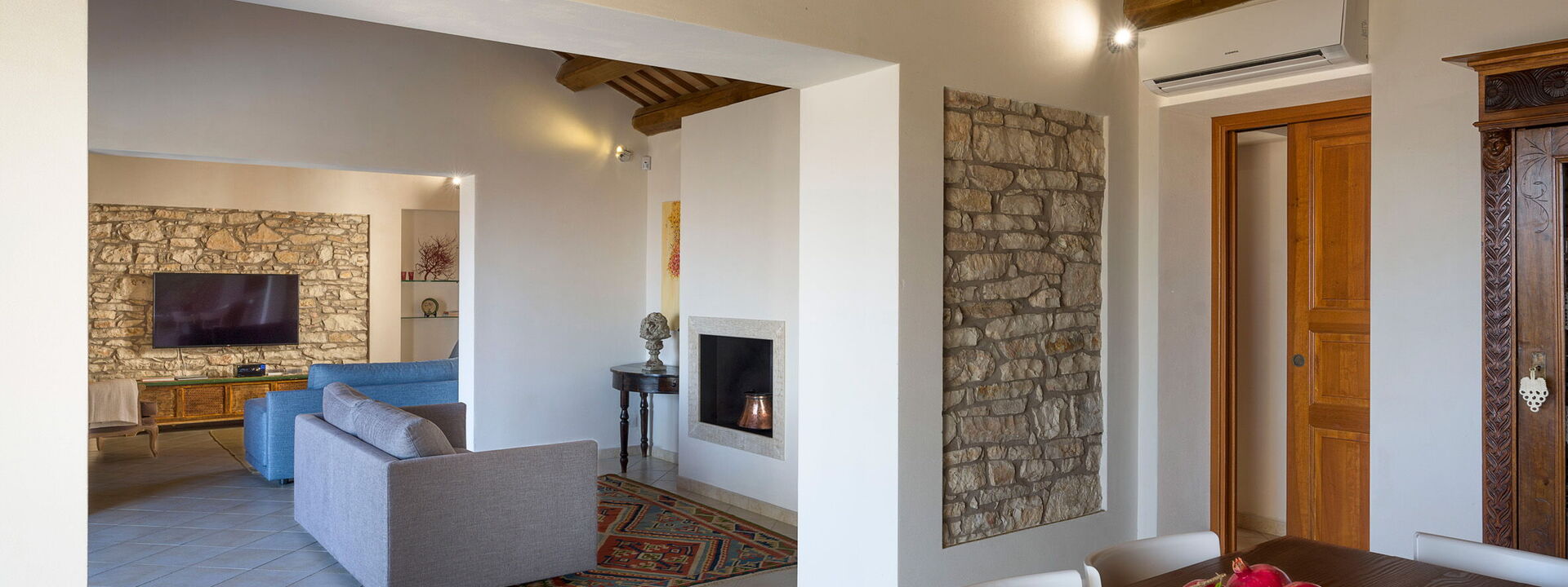 Mirabilia - Tangi, Sicilia: Automne, Été, Printemps, Salle à manger, Salon