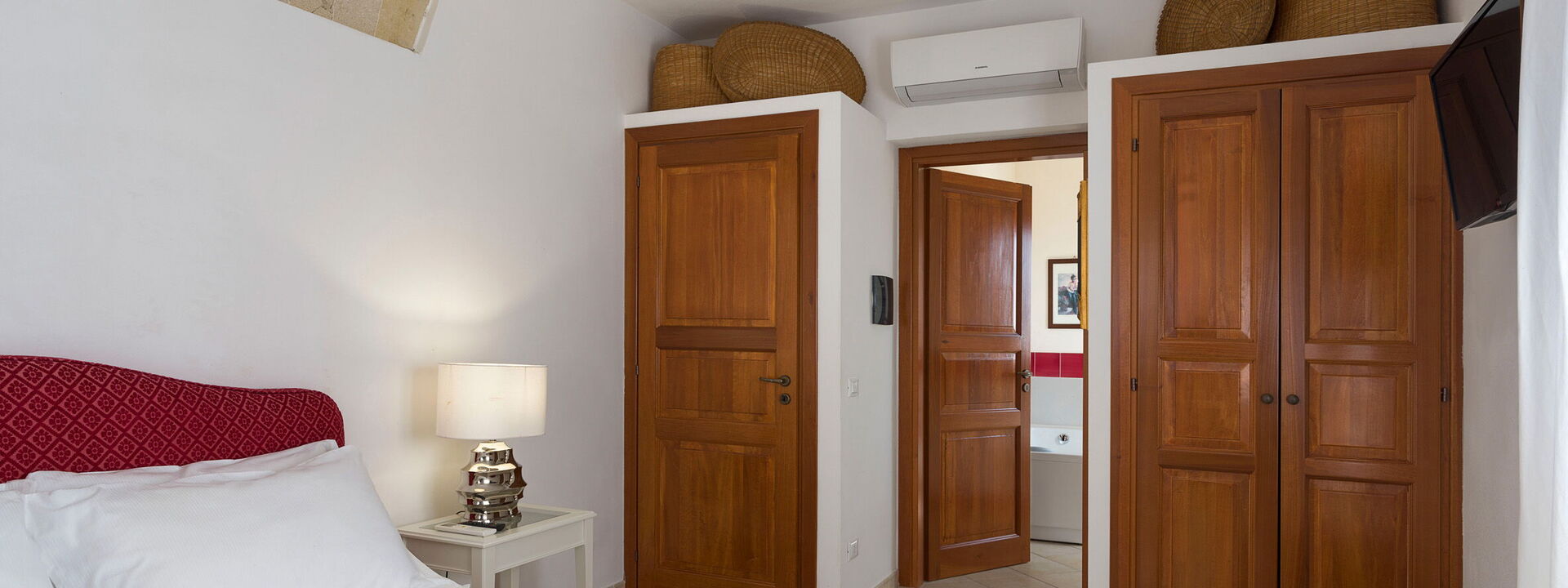 Mirabilia - Tangi, Sicilia: Automne, chambre à coucher, Été, Printemps, Salle de bain