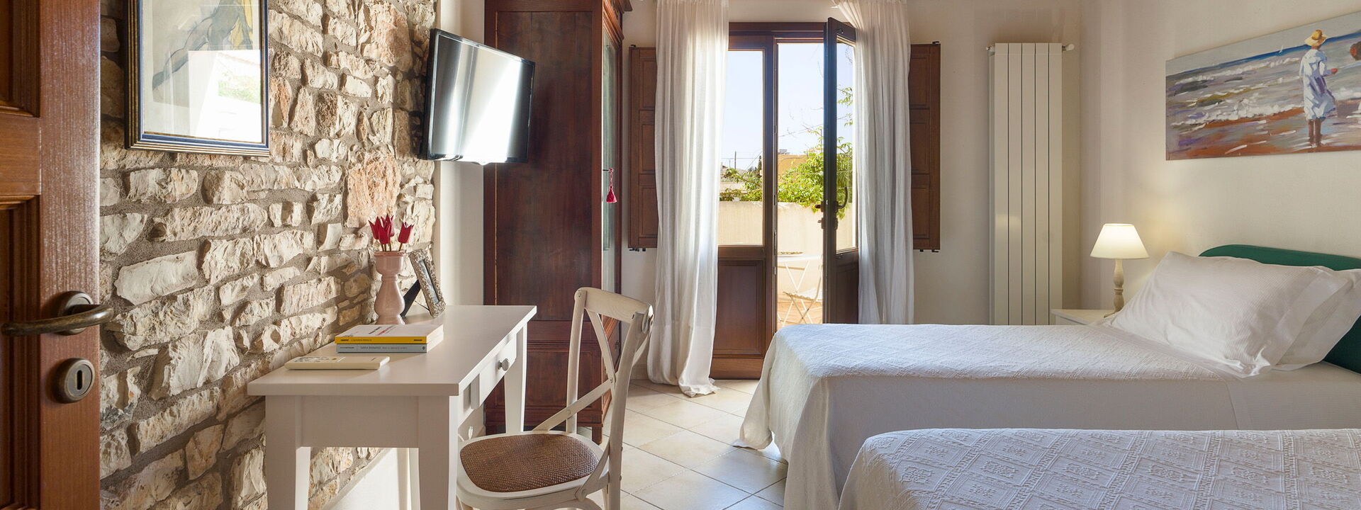 Mirabilia - Tangi, Sicilia: Automne, chambre à coucher, Été, Printemps