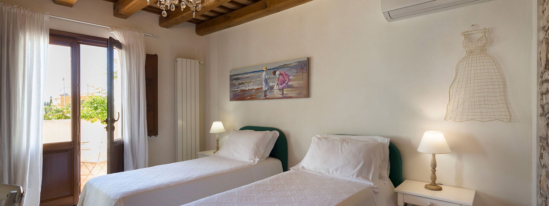 Mirabilia - Tangi, Sicilia: Automne, chambre à coucher, Été, Printemps