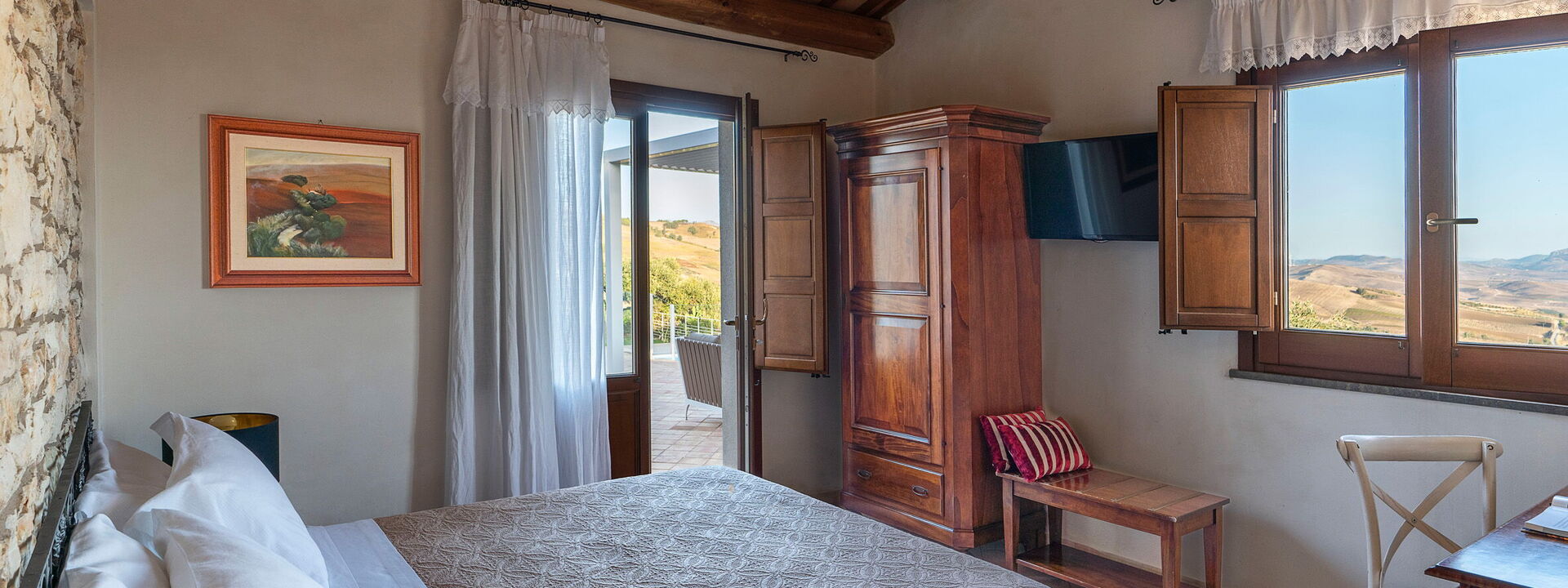 Mirabilia - Tangi, Sicilia: Automne, chambre à coucher, Été, Printemps