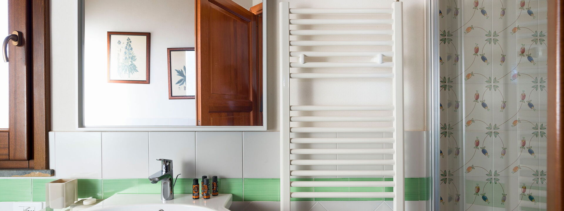 Mirabilia - Tangi, Sicilia: Automne, Été, Printemps, Salle de bain