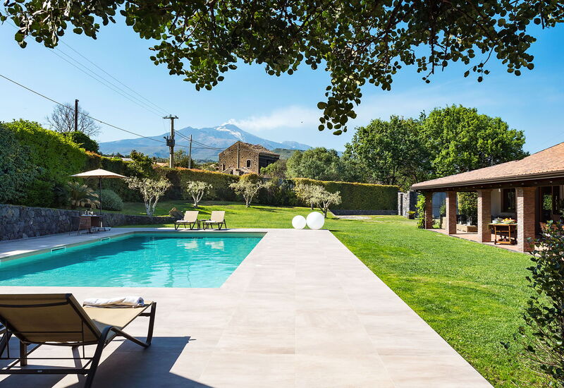 Casa Bedda - Viagrande, Sicilia: Autumn, Balcony / Terrace / Patio, Building Exterior, Garden, Outdoor, Pool, Scenic View, Spring, Summer