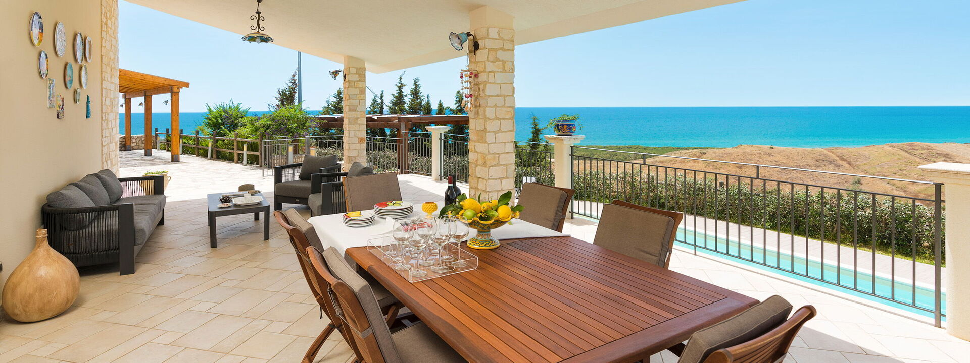 Villa Vistamare - Montallegro, Sicilia: Ansichten, Außen, Balkon / Terrasse / Patio, Draussen, Frühling, Herbst, Sommer