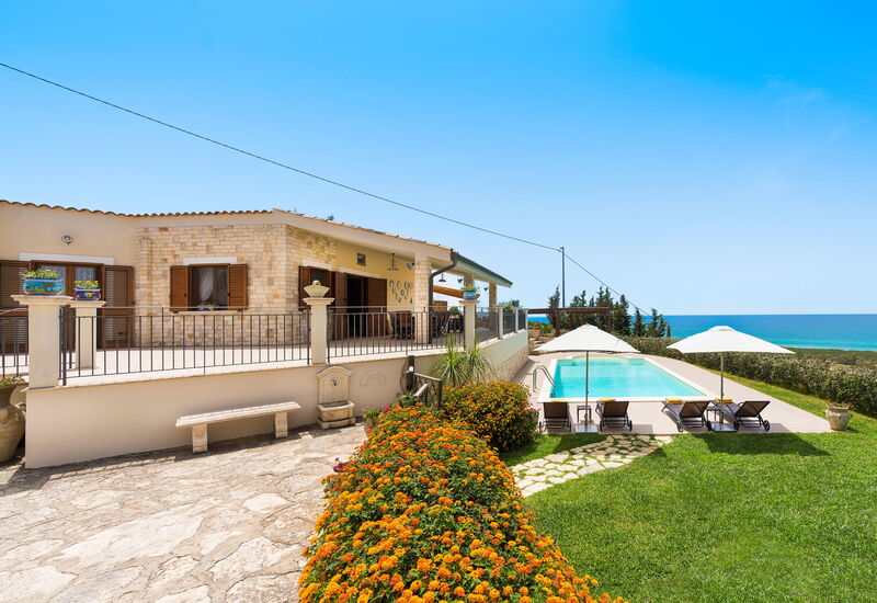 Villa Vistamare - Montallegro, Sicilia: Automne, Balcon / Terrasse / Patio, bassin, Été, Extérieur, Extérieurs, Jardin, Printemps, Vues