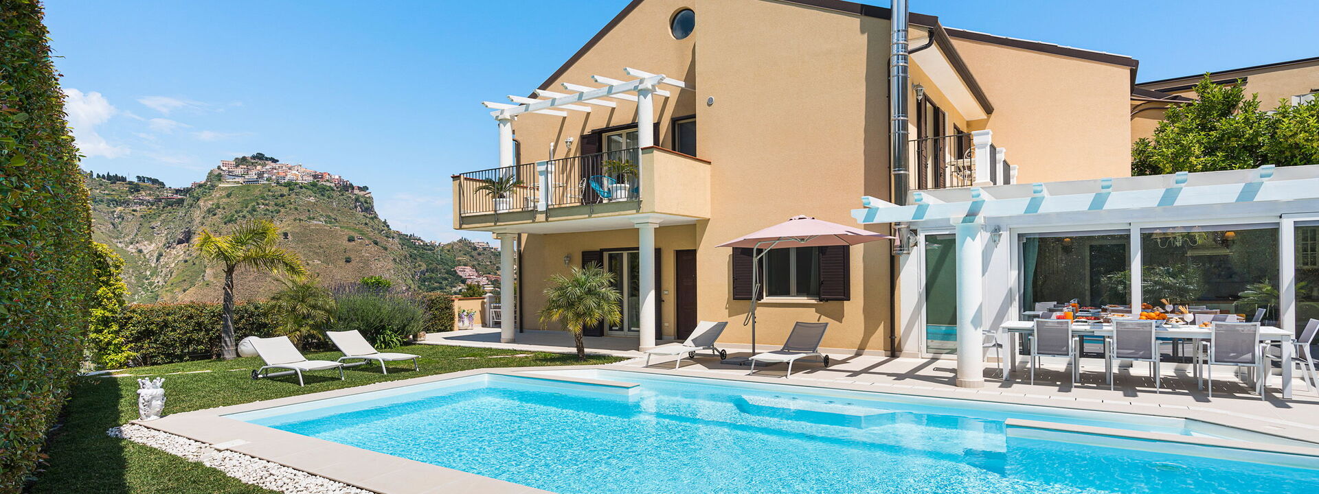 Casamonte - Castelmola, Sicilia: Ansichten, Außen, Balkon / Terrasse / Patio, Draussen, Frühling, Herbst, Schwimmbad, Sommer