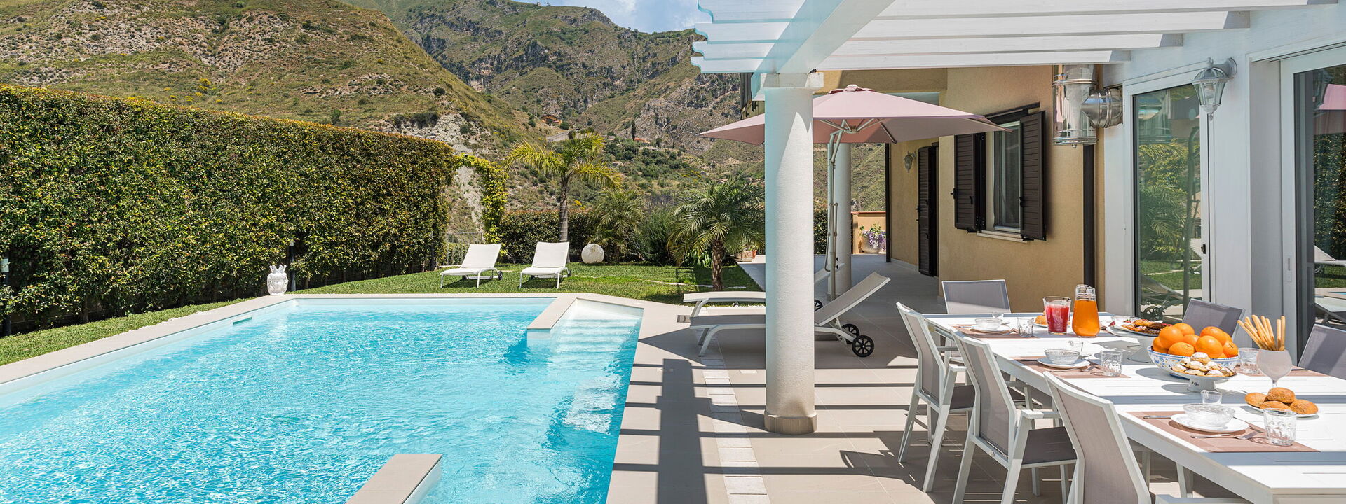 Casamonte - Castelmola, Sicilia: Ansichten, Außen, Balkon / Terrasse / Patio, Draussen, Frühling, Herbst, Schwimmbad, Sommer