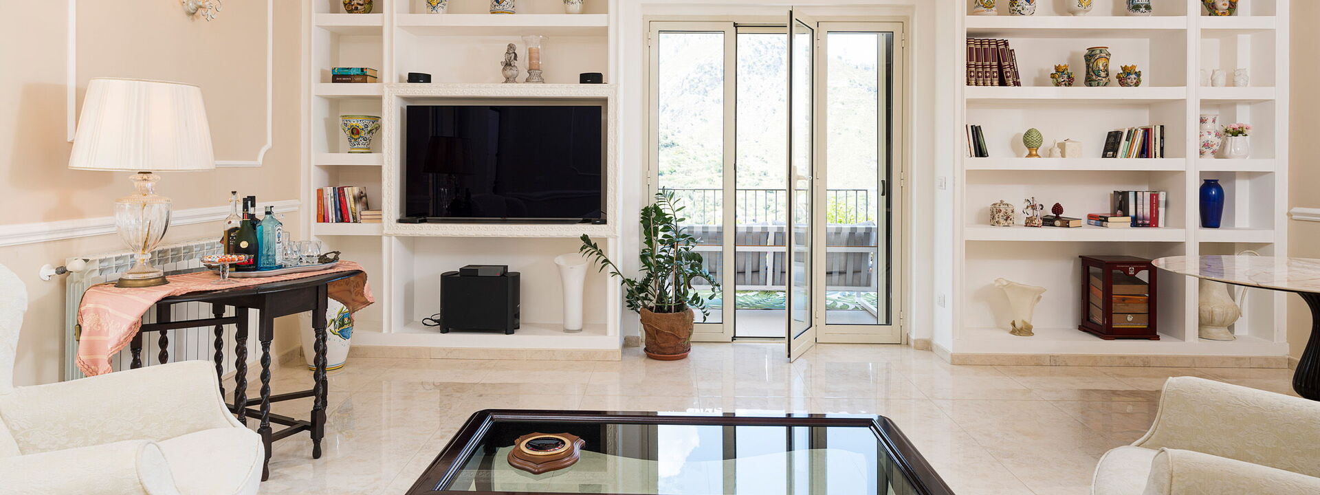 Casamonte - Castelmola, Sicilia: Frühling, Herbst, Sommer, Wohnzimmer