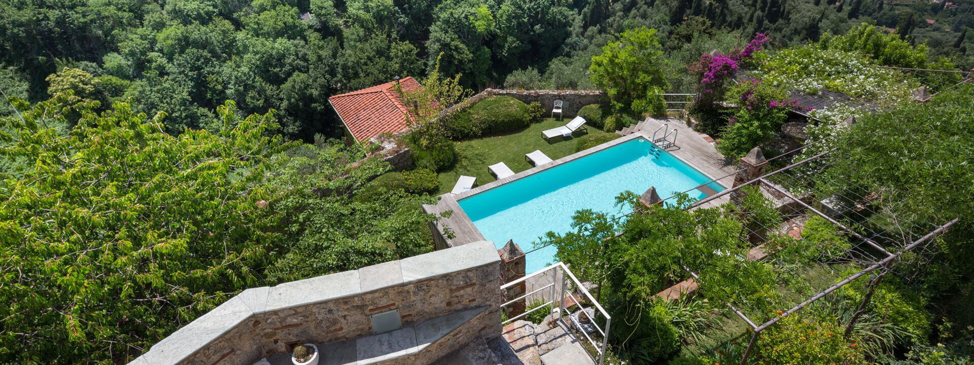 Villa Maestosa - Camaiore, Toscana: Automne, Balcon / Terrasse / Patio, bassin, Été, Extérieur, Extérieurs, Jardin, Printemps, Vues