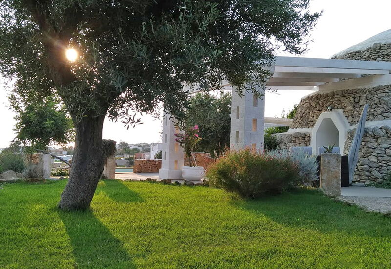 Villa Trullo - Torricella, Puglia: Außen, Balkon / Terrasse / Patio, Draussen, Frühling, Garten, Herbst, Sommer