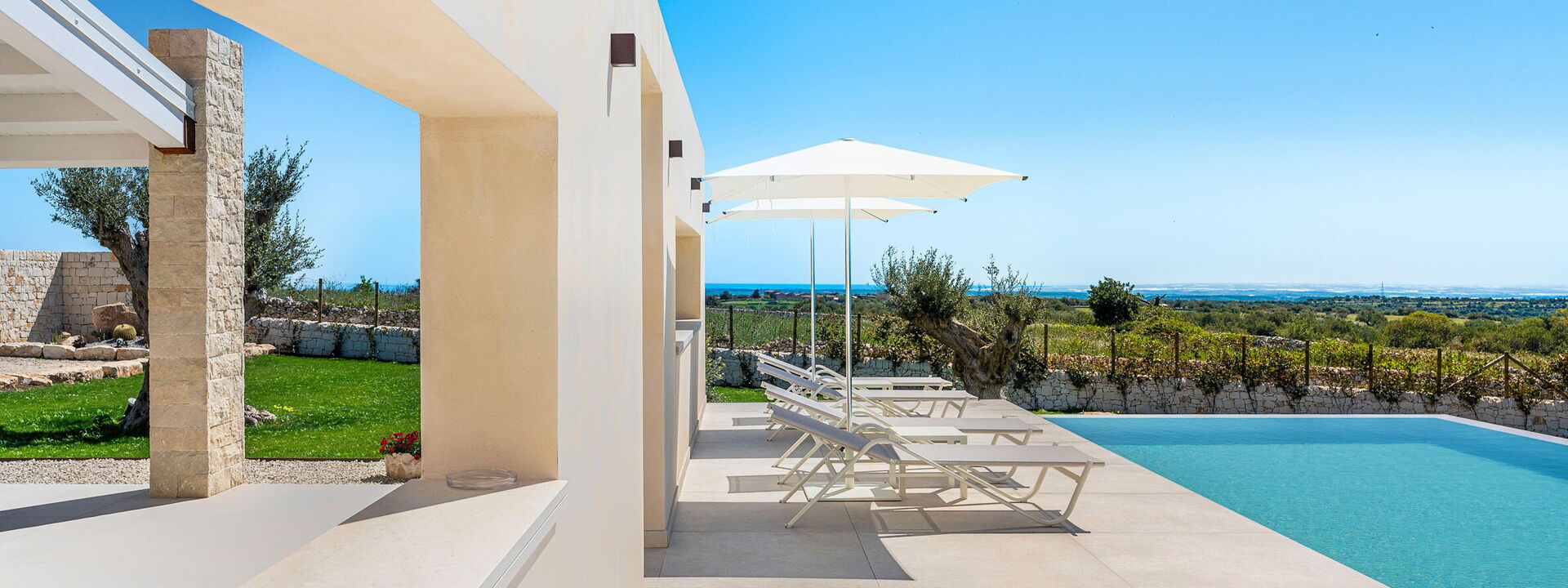 Villa Argento - Rosolini, Sicilia: Autumn, Balcony / Terrace / Patio, Building Exterior, Garden, Outdoor, Pool, Spring, Summer