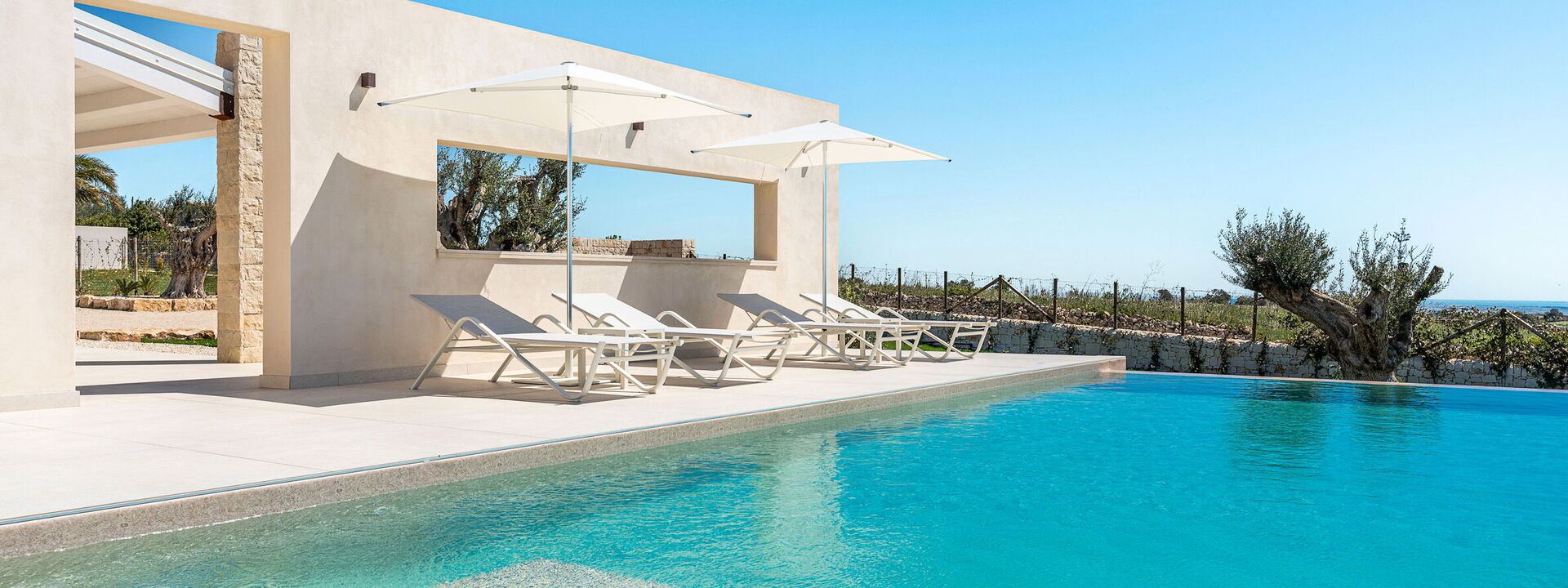 Villa Argento - Rosolini, Sicilia: Autumn, Balcony / Terrace / Patio, Building Exterior, Garden, Outdoor, Pool, Spring, Summer