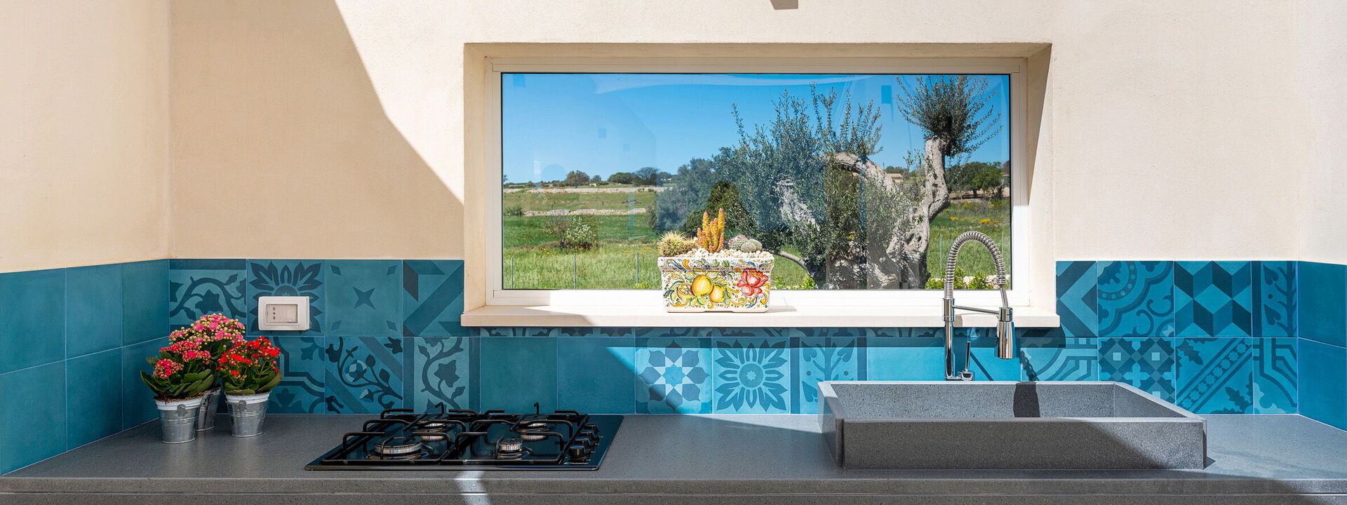 Villa Argento - Rosolini, Sicilia: Autumn, Balcony / Terrace / Patio, Building Exterior, Garden, Outdoor, Spring, Summer