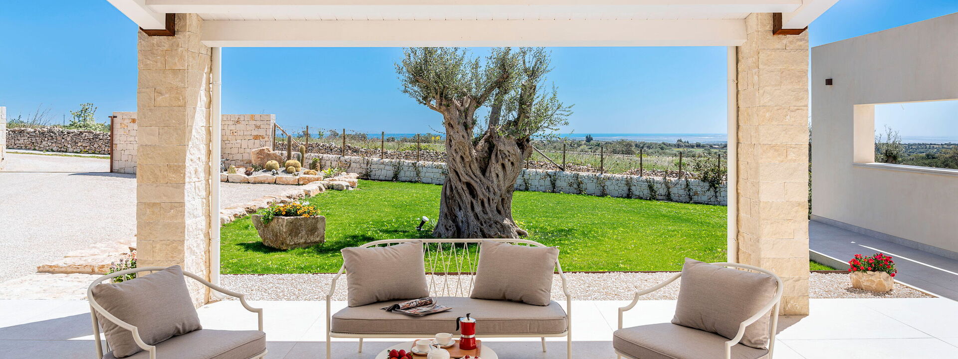 Villa Argento - Rosolini, Sicilia: Autumn, Balcony / Terrace / Patio, Building Exterior, Garden, Outdoor, Spring, Summer
