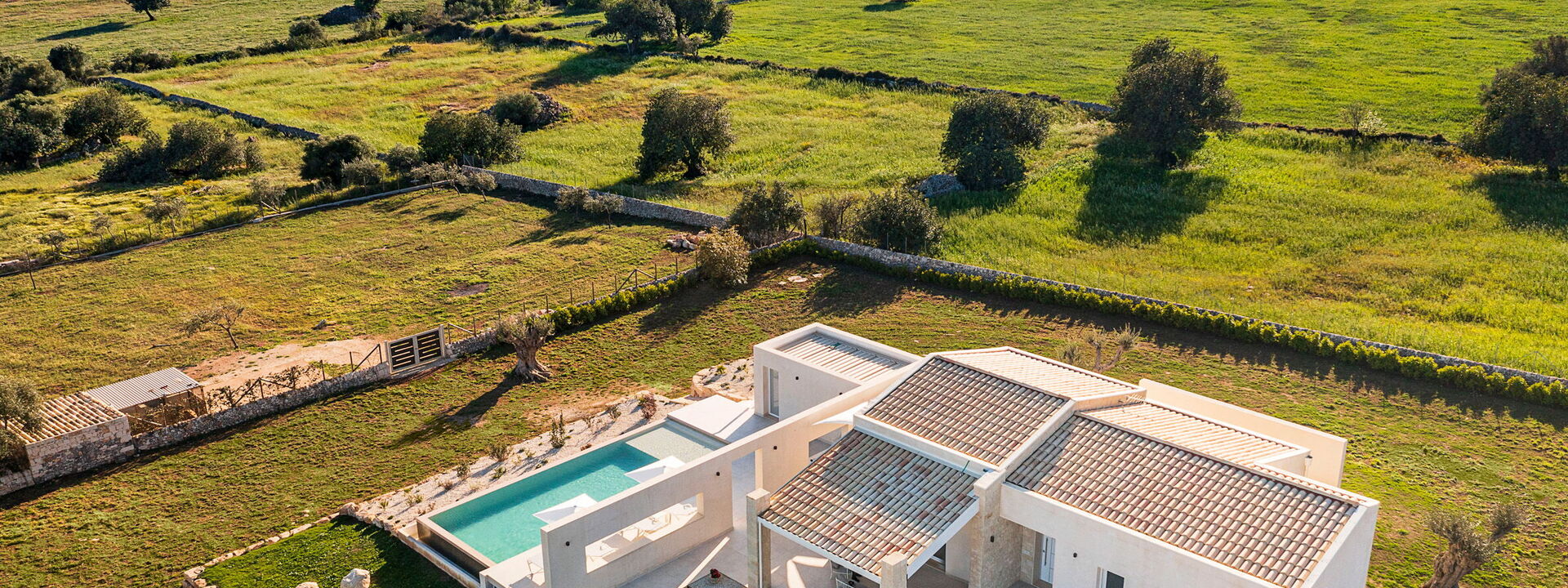 Villa Argento - Rosolini, Sicilia: Autumn, Balcony / Terrace / Patio, Building Exterior, Garden, Outdoor, Scenic View, Spring, Summer