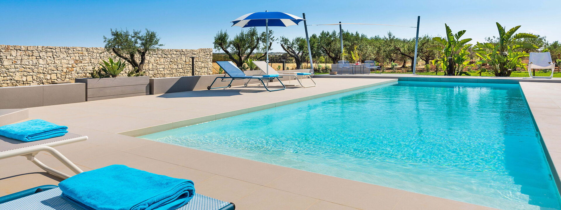 Casa Colori - Noto, Sicilia: Autumn, Balcony / Terrace / Patio, Building Exterior, Outdoor, Pool, Spring, Summer