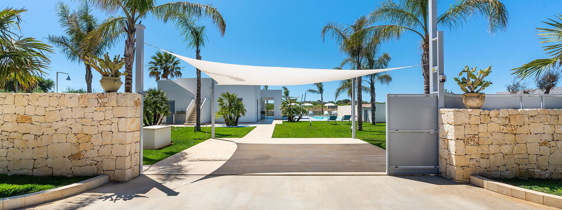 Villa Le Palme - Noto, Sicilia: Autumn, Balcony / Terrace / Patio, Building Exterior, Garden, Outdoor, Spring, Summer